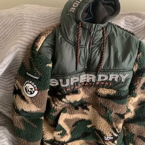 Superdry hoodie very warm .Only wore 5 times .